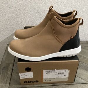 Bogs Juniper Freedom Chelsea Sneaker (Women), size 10